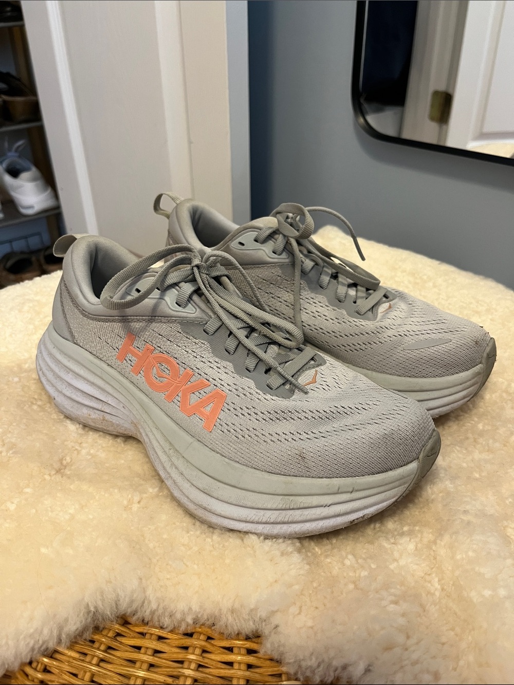 Hoka Bondi 8 running shoe gray and coral - Picture 2 of 5
